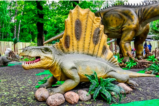 ?Выставка динозавров «Тайны мира» в парке «Сокольники» - слайд 1