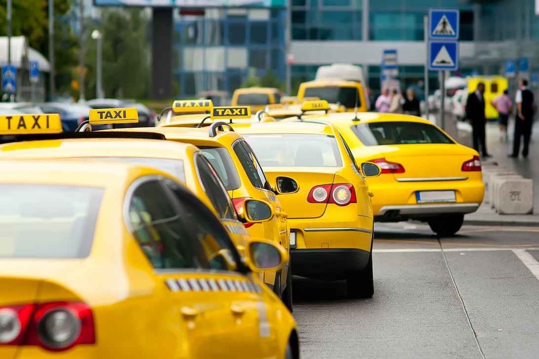 Преимущества службы такси в городе Москве