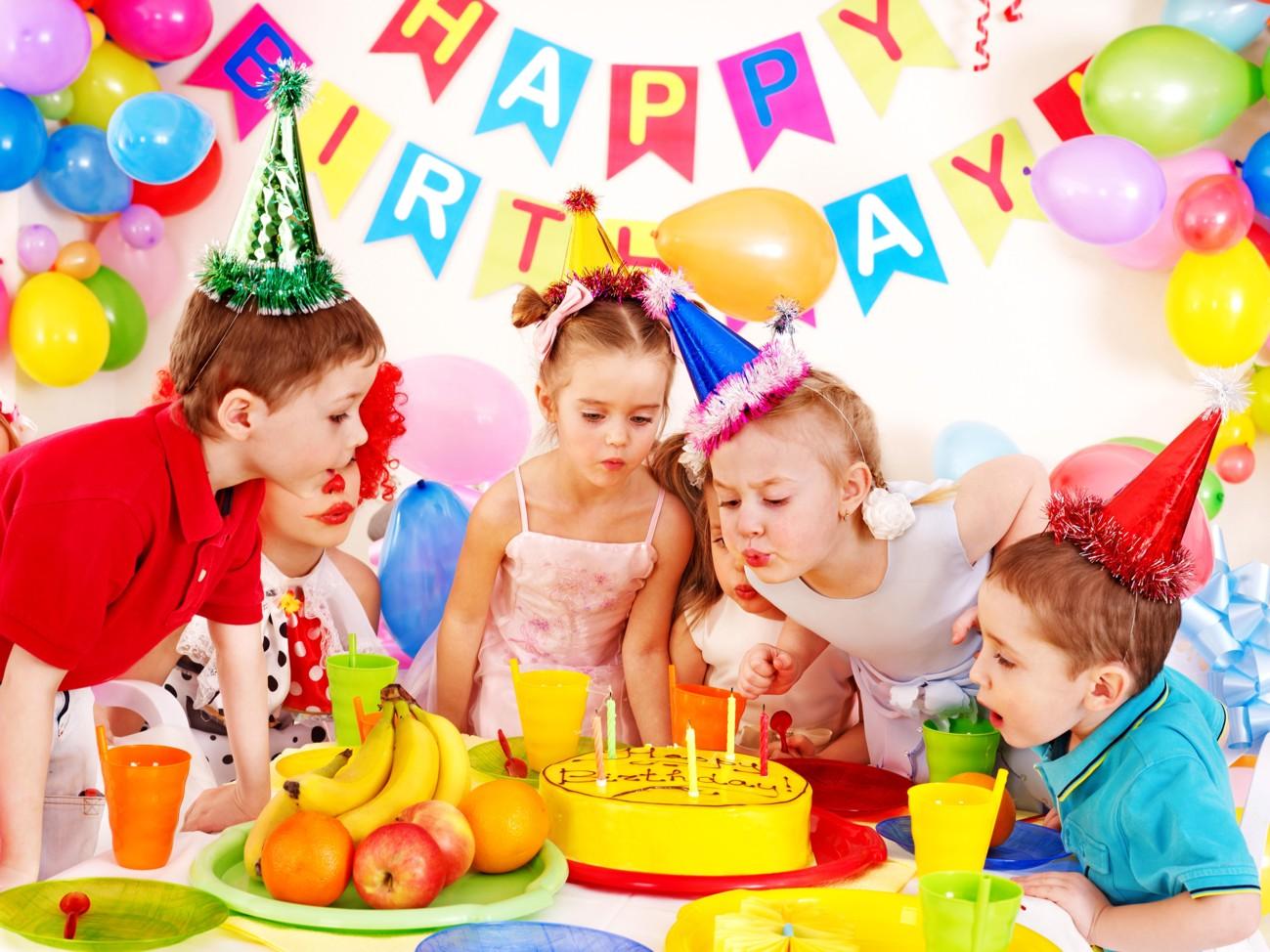Празднование дня рождения ребенка в детском кафе