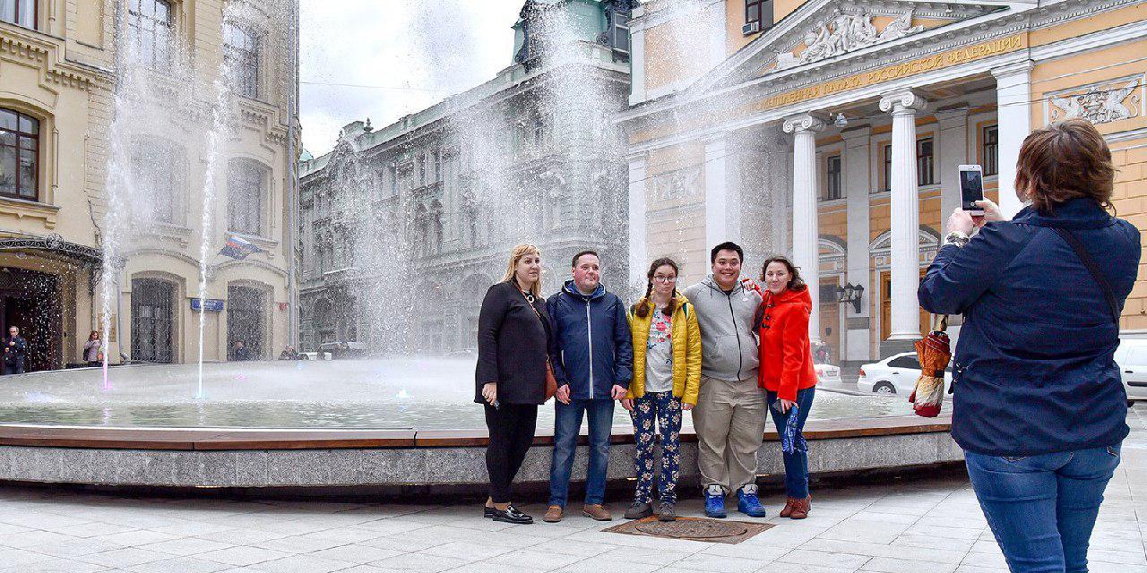 На Биржевой площади открыли новый фонтан 
