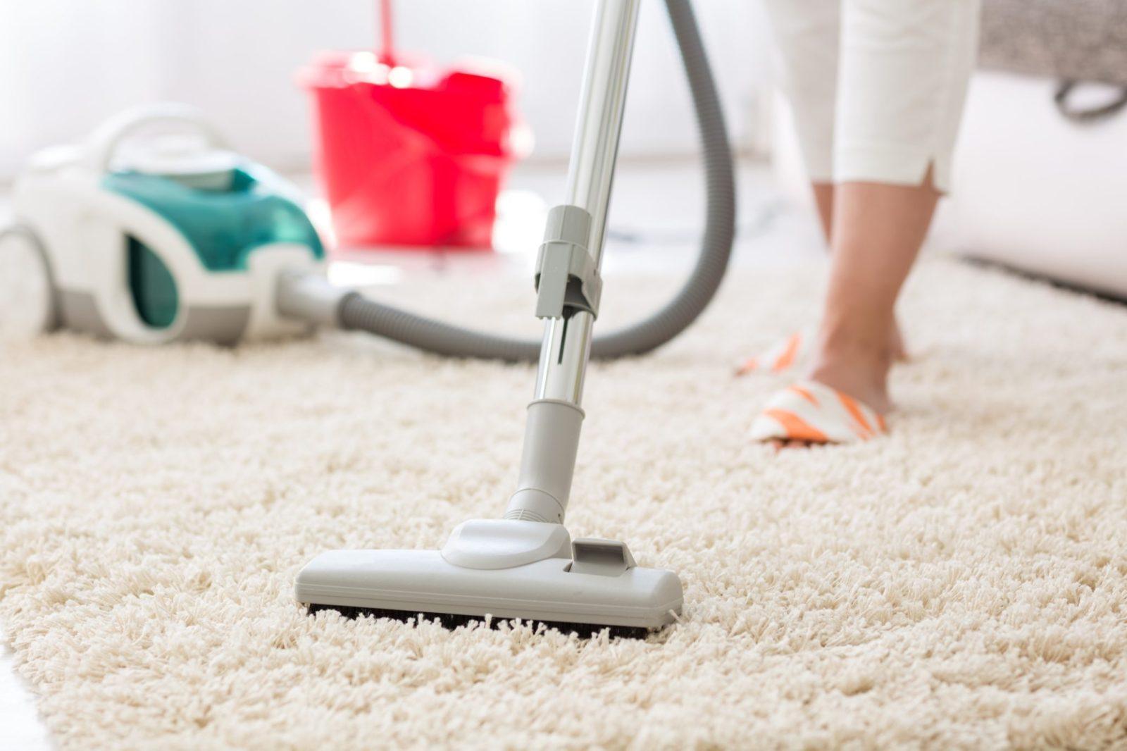 Особенности чистки и уход за ковром