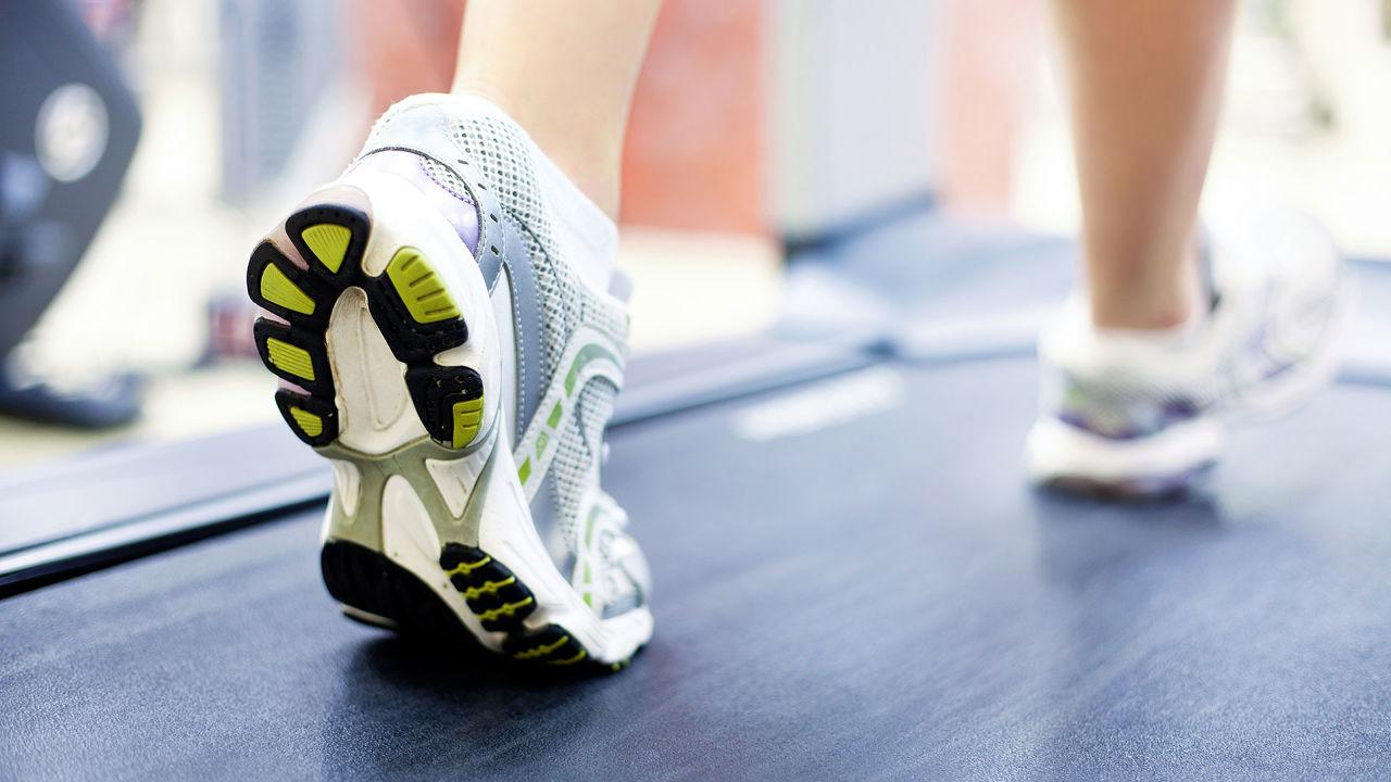 Как выбрать спортивную обувь для бега, футбола и активного отдыха