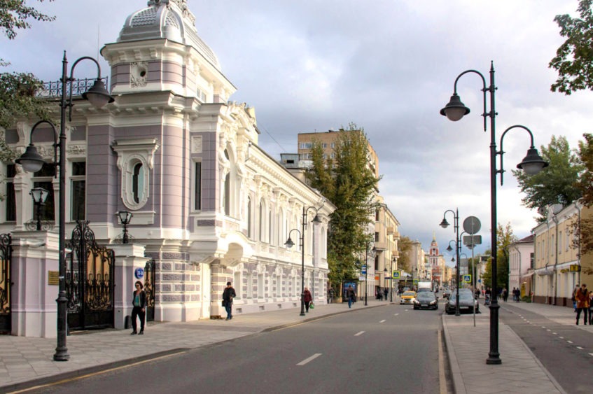 10 пешеходных улиц Москвы для приятных прогулок