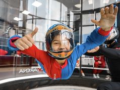 Полет в аэротрубе: ощущение свободного падения и основы безопасного приключения